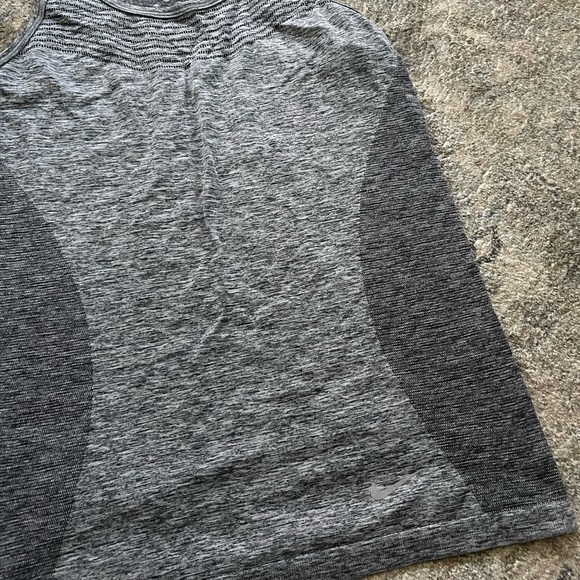 Nike Dry Fit Tank - Picture 2 of 7